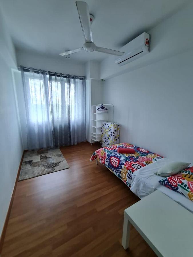 Homestay @ Bandar Seri Putra Kajang Exterior photo